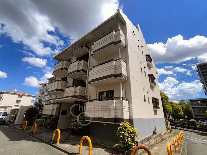 大阪府箕面市小野原東5丁目の賃貸マンションの外観