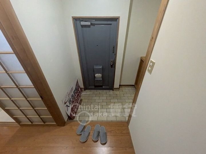 寺川マンション1号館の玄関