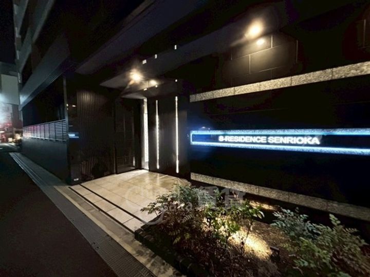 大阪府摂津市千里丘1丁目の賃貸マンションの玄関