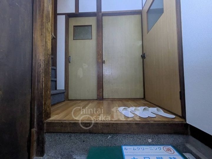 大阪府茨木市鮎川1丁目(一戸建)の賃貸物件の玄関
