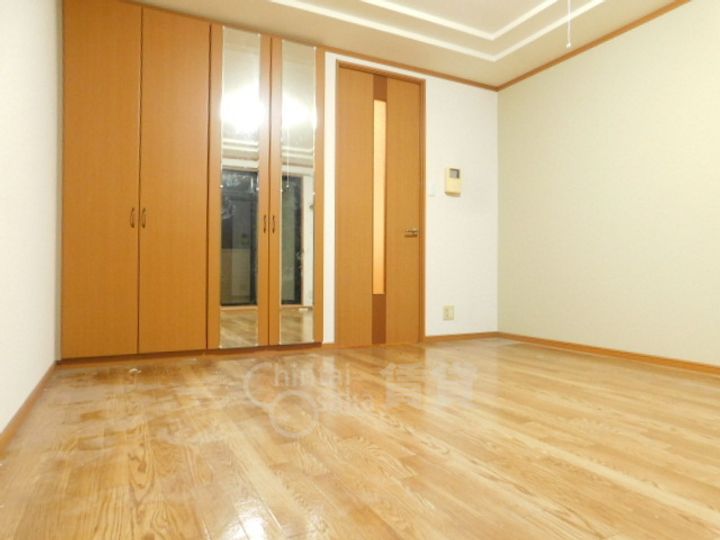 大阪府茨木市彩都あさぎ5丁目の賃貸マンションの居間