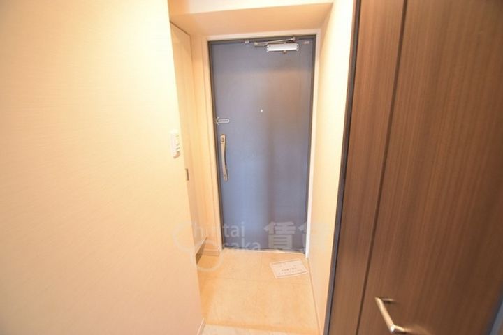 大阪府大阪市淀川区十八条1丁目の賃貸マンションの玄関