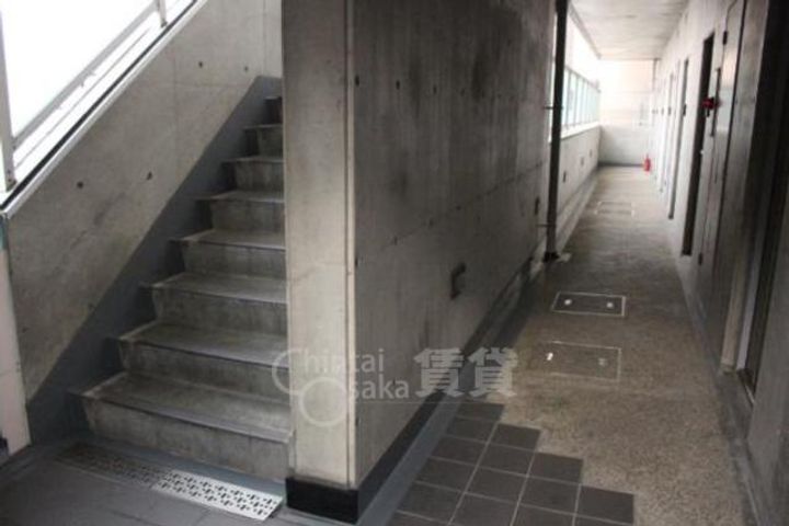 エレガンス森本の玄関