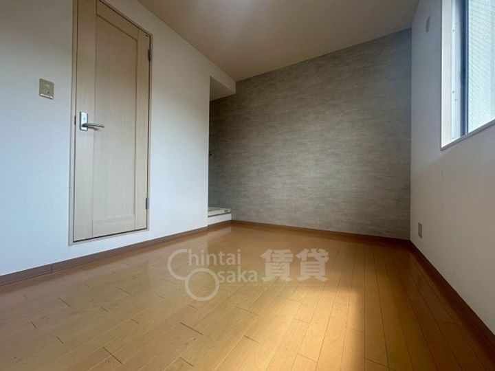 大阪府吹田市山手町3丁目の賃貸マンションの居間