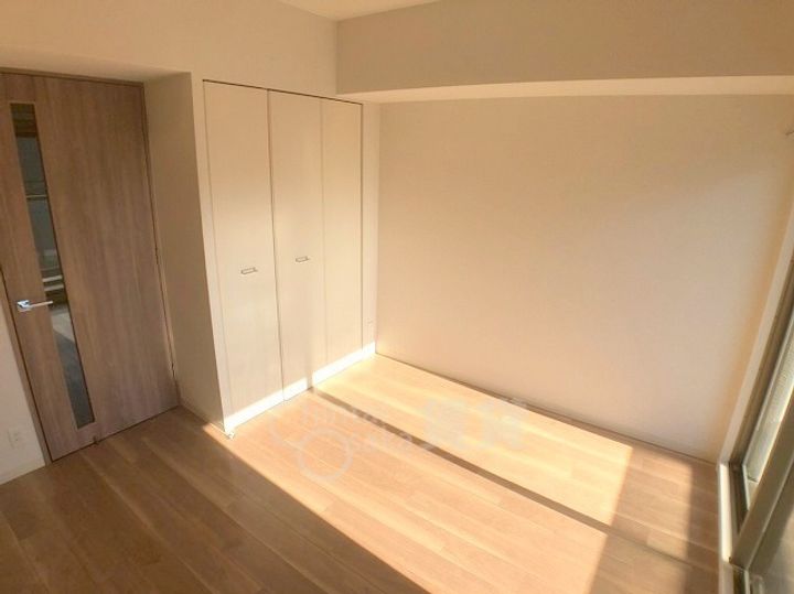 大阪府大阪市淀川区東三国3丁目の賃貸マンションの居間