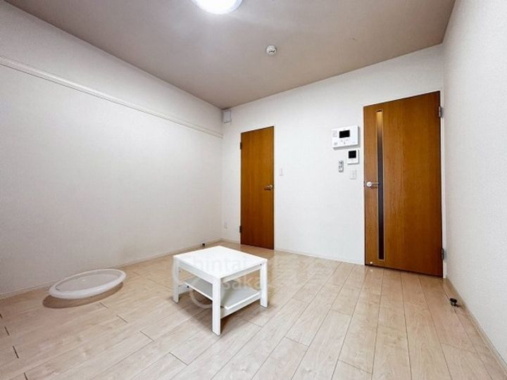 大阪府茨木市東奈良2丁目の賃貸マンションの居間