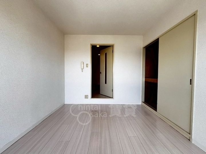 大阪府茨木市中村町の賃貸マンションの居間