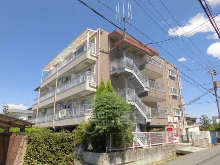 大阪府茨木市中村町の賃貸マンションの外観
