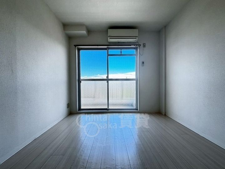 大阪府茨木市中村町の賃貸マンションの居間