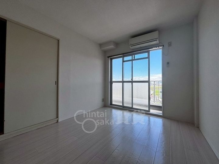 大阪府茨木市中村町の賃貸マンションの居間