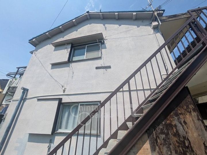 大阪府茨木市庄1丁目の賃貸アパートの外観