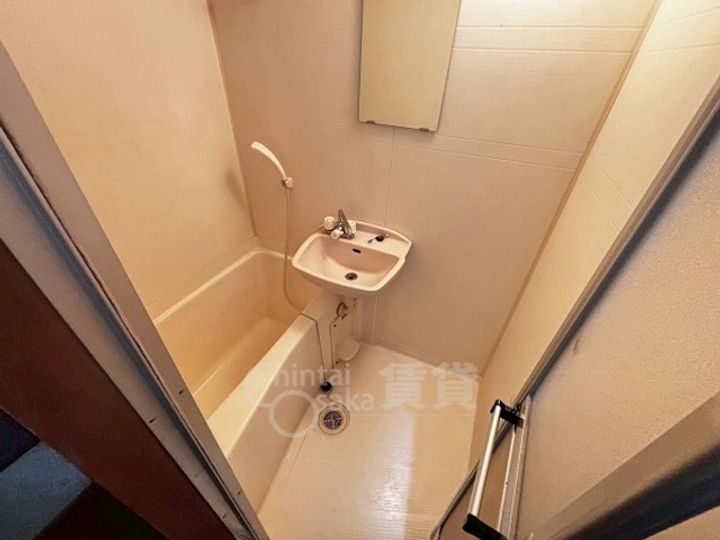 大阪府茨木市本町の賃貸アパートの風呂