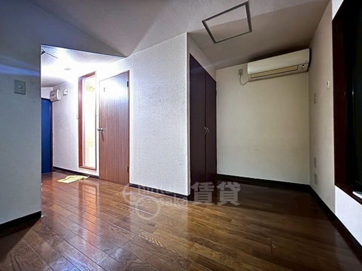 大阪府茨木市本町の賃貸アパートの居間