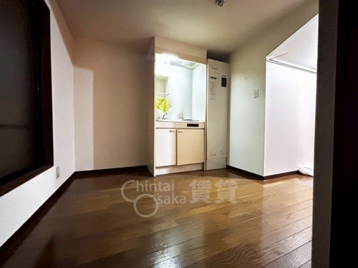 大阪府茨木市本町の賃貸アパートの居間