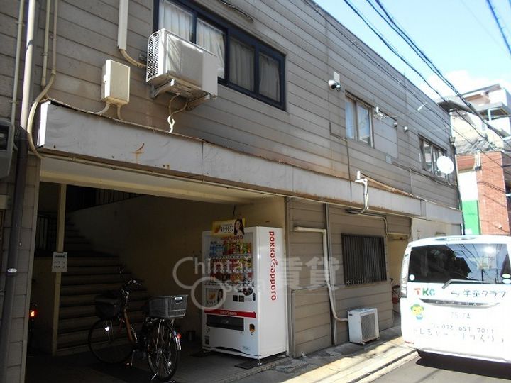 本町ハイツの玄関