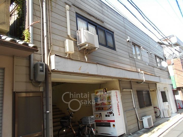 本町ハイツの玄関