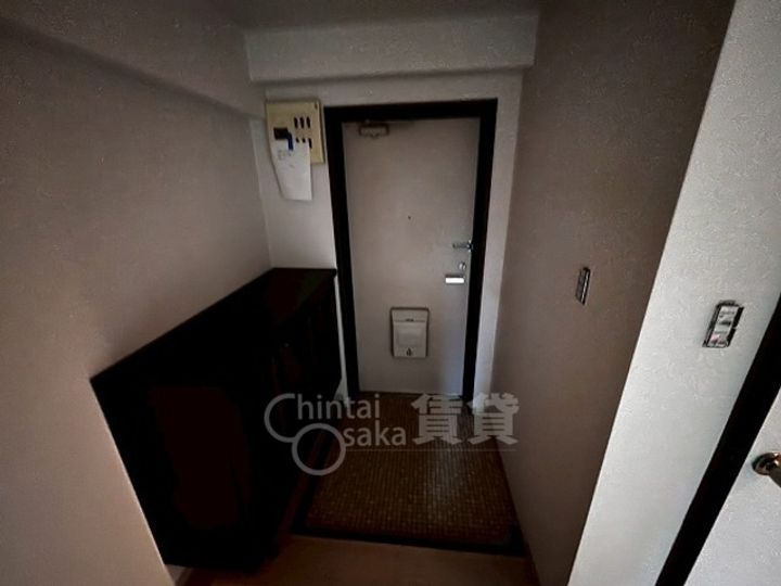 双葉ビルの玄関