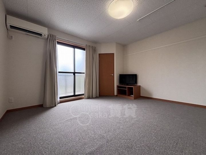 レオパレスエステート2の居間