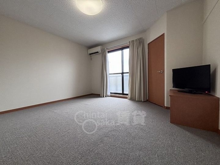 レオパレスエステート2の居間