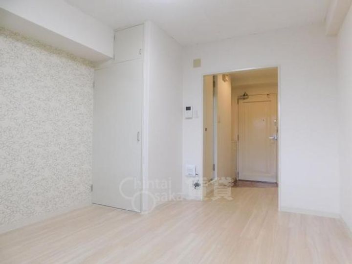 大阪府箕面市粟生間谷東2丁目の賃貸マンションの居間