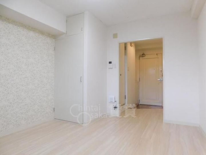 大阪府箕面市粟生間谷東2丁目の賃貸マンションの居間