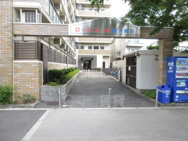 ローズコーポ新大阪8の玄関