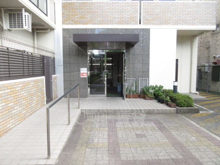 大阪府大阪市淀川区西三国1丁目(マンション)の賃貸物件の玄関