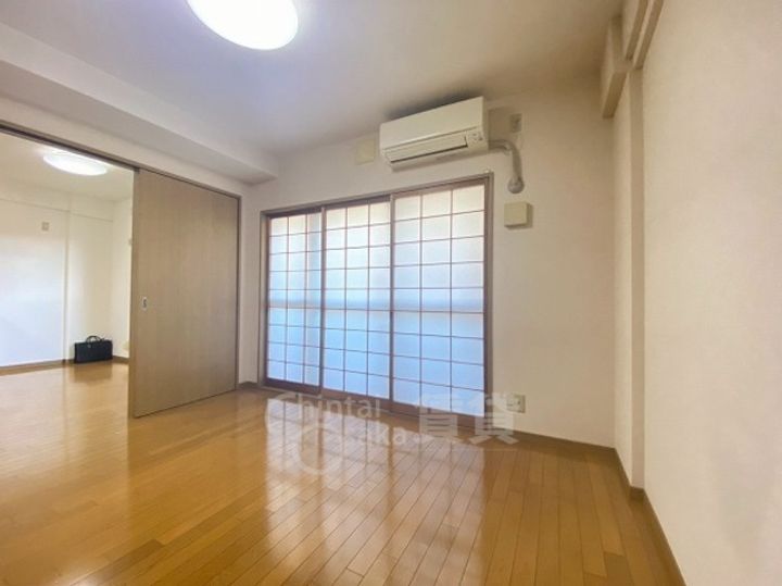 パレ・フローリッシュ503の居間