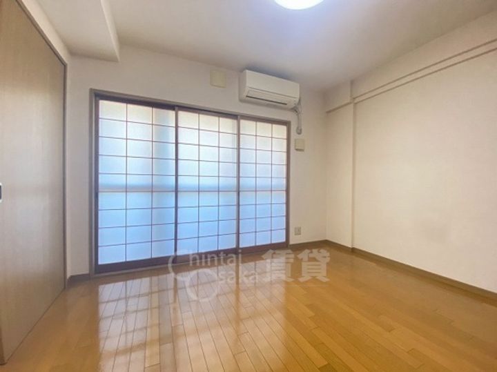 パレ・フローリッシュ503の居間