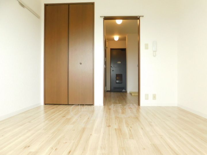 コーポエイボンの居間