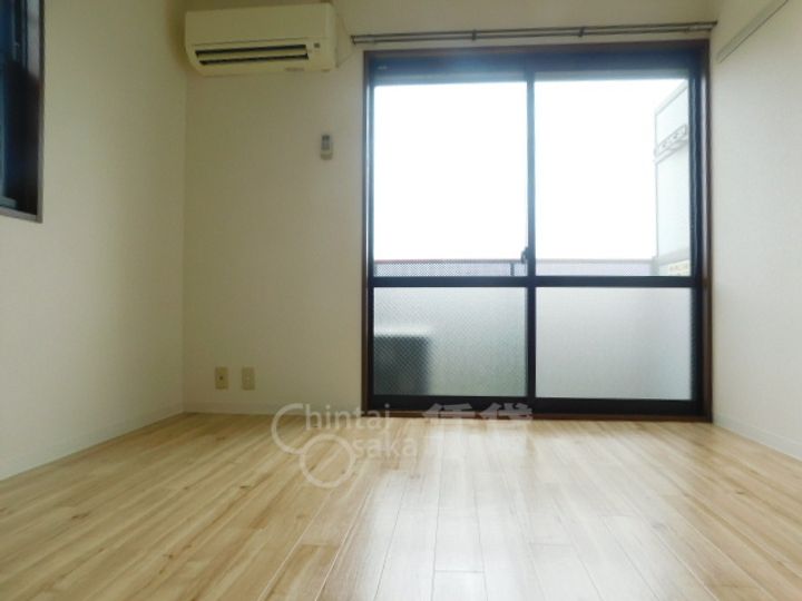 コーポエイボンの居間