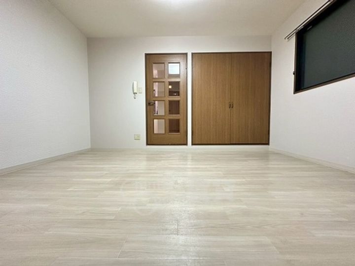 大阪府茨木市末広町の賃貸マンションの居間