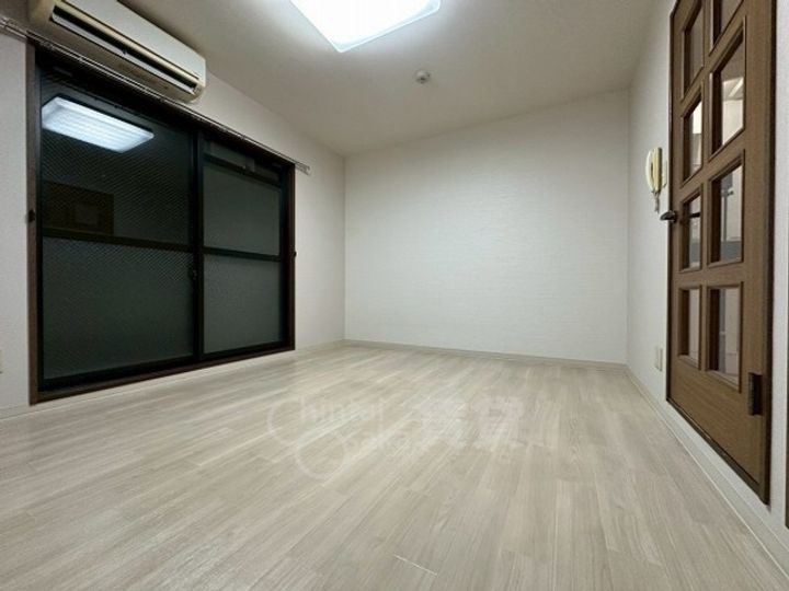 大阪府茨木市末広町の賃貸マンションの居間