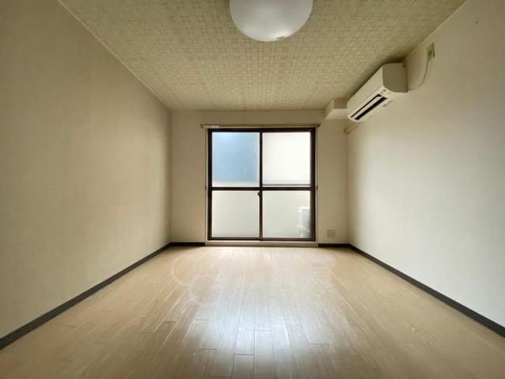 兵庫県川西市東多田2丁目の賃貸マンションの居間
