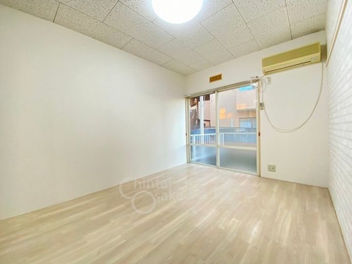 テックハイツの居間