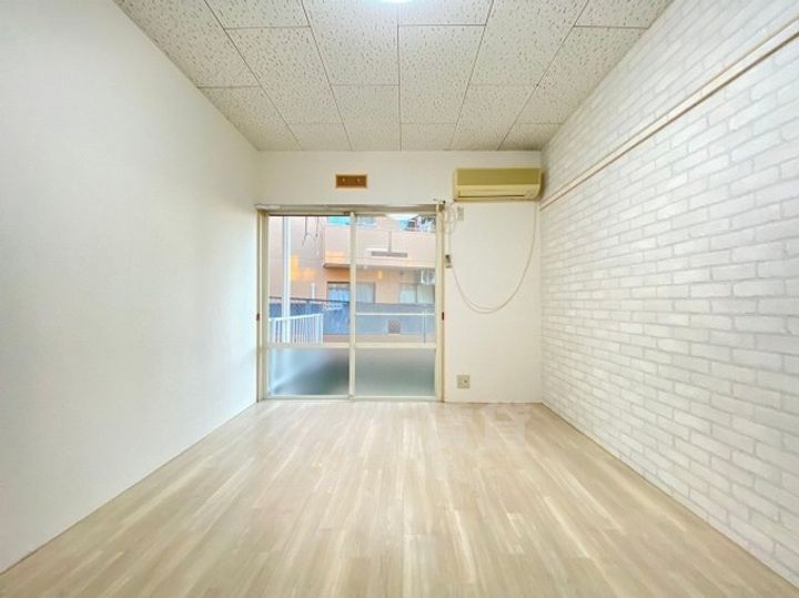 テックハイツの居間