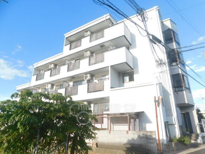 兵庫県川西市久代2丁目の賃貸マンションの外観