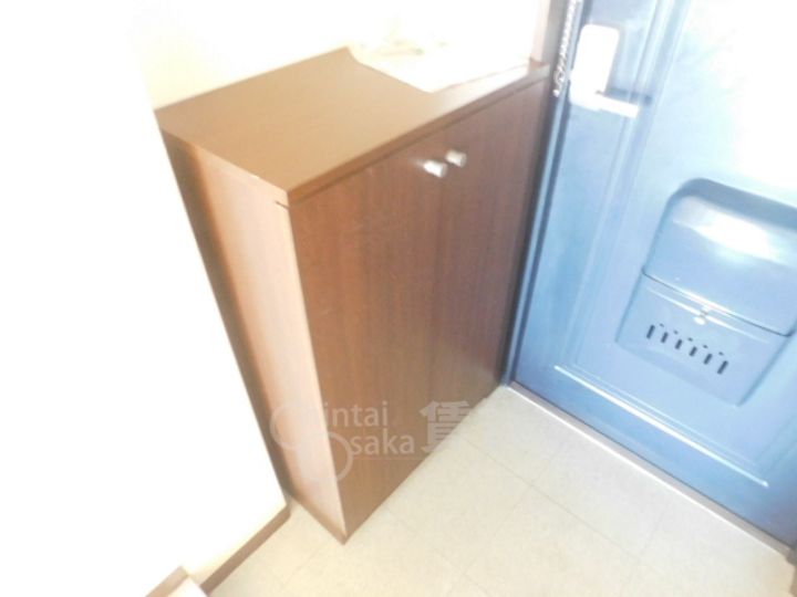 兵庫県川西市久代2丁目の賃貸マンションの玄関