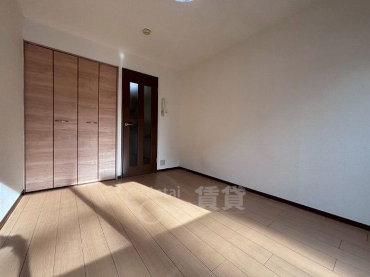 大阪府摂津市東一津屋の賃貸マンションの居間