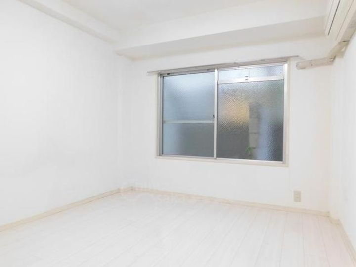 大阪府豊中市螢池東町2丁目の賃貸マンションの居間