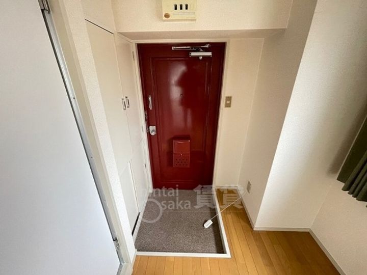 大阪府吹田市広芝町の賃貸マンションの玄関