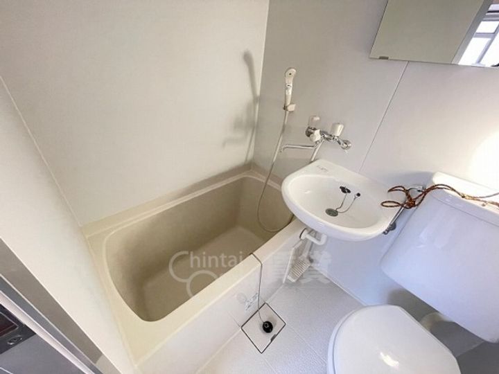 大阪府吹田市広芝町の賃貸マンションの風呂