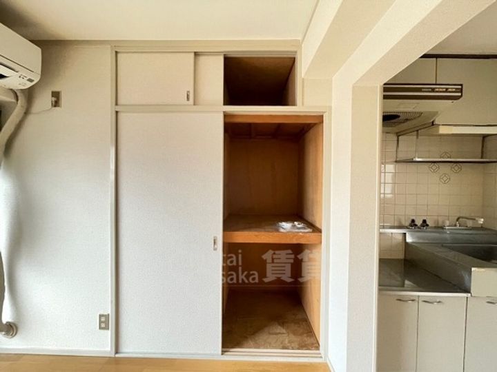 大阪府吹田市広芝町の賃貸マンションの内装