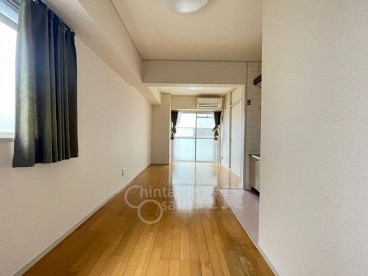 大阪府吹田市広芝町の賃貸マンションの居間