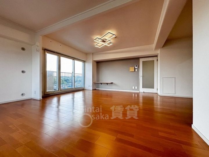 大阪府茨木市豊原町の賃貸マンションの居間