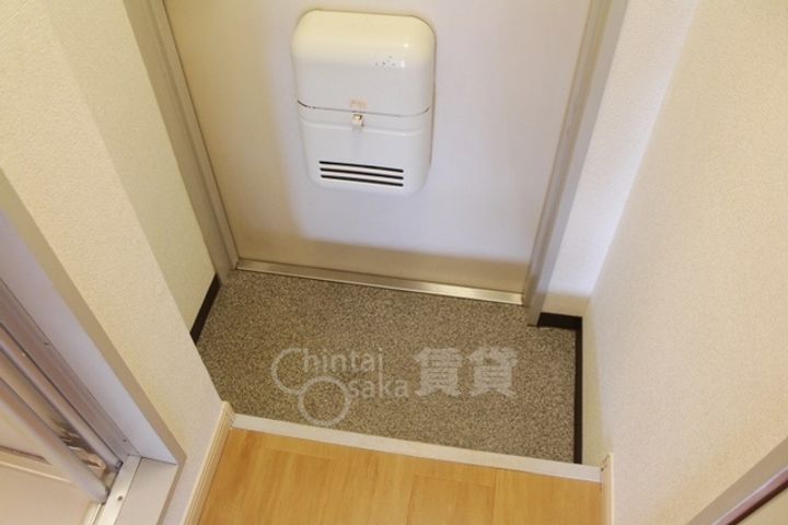 大阪府箕面市白島2丁目の賃貸マンションの玄関