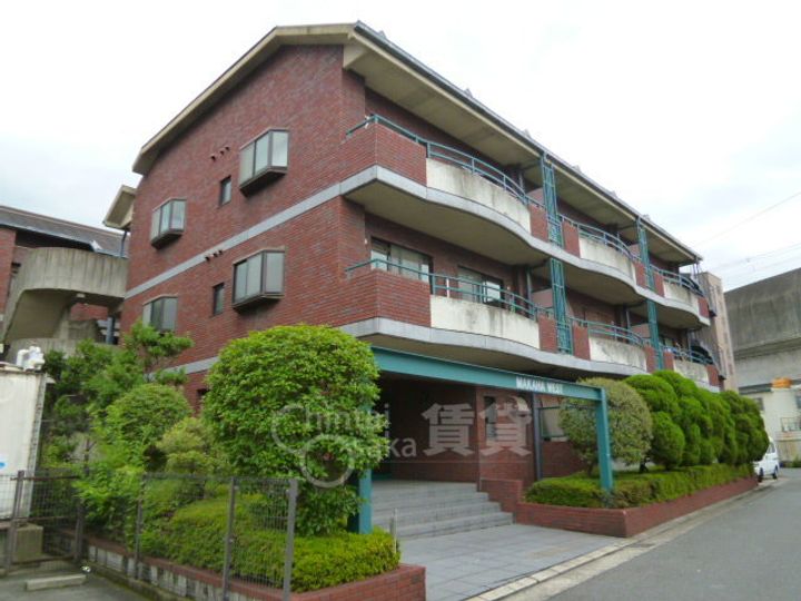 マカハウエストの外観