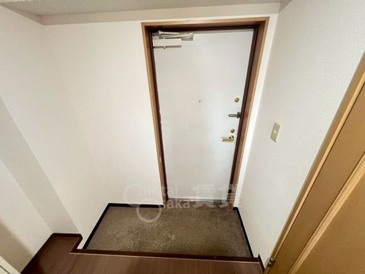 大阪府大阪市東淀川区瑞光1丁目の賃貸マンションの玄関