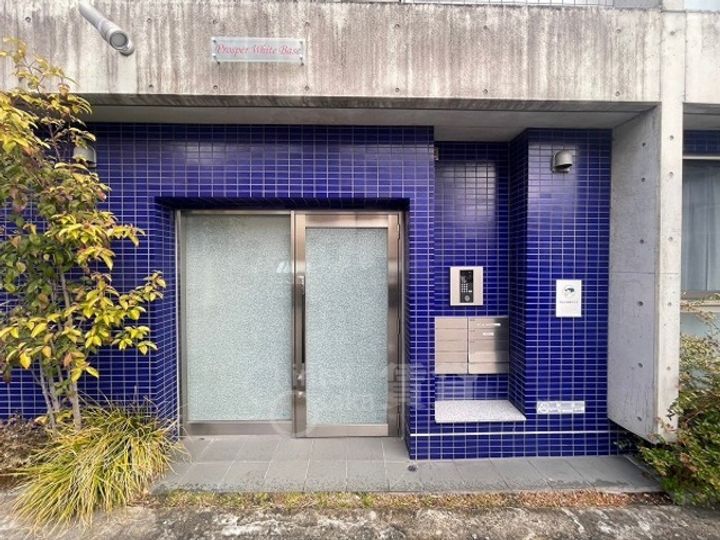 プロスパーホワイトベースの玄関