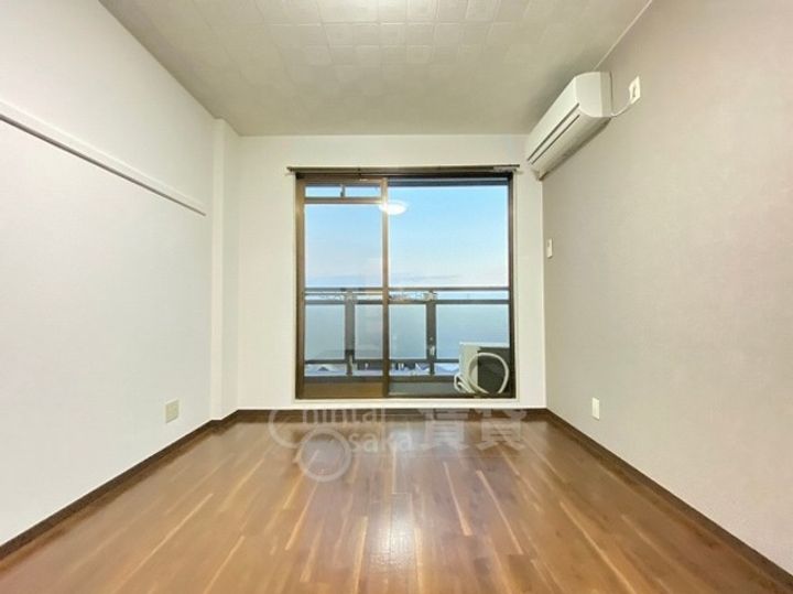 大阪府豊中市刀根山3丁目の賃貸マンションの居間